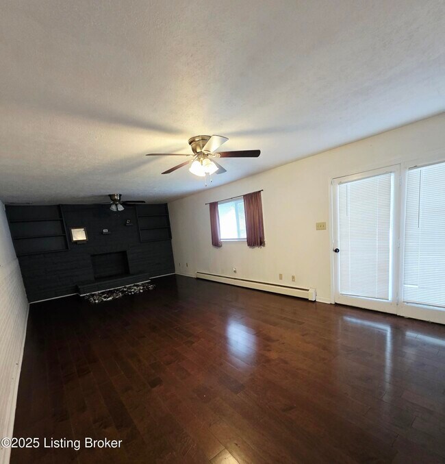 Building Photo - 6809 Shareith Dr