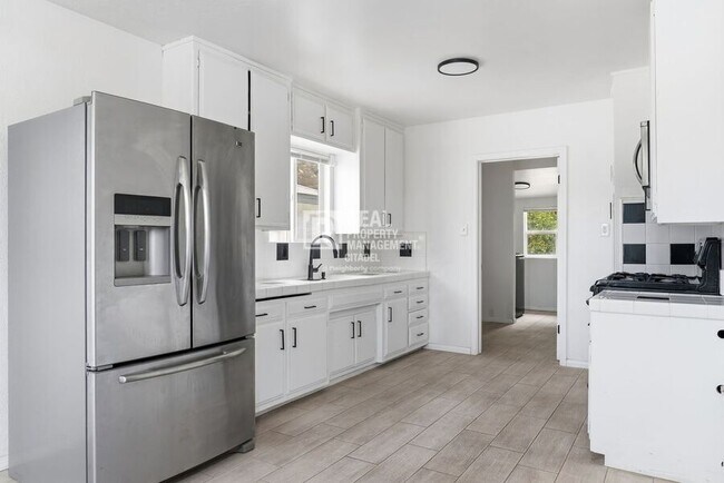 Building Photo - 17771 Brightman Ave