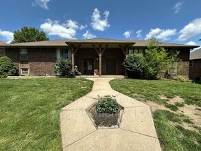 Building Photo - 209 NW Highland Ln