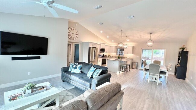 Building Photo - 6980 SW 179th Ave Rd