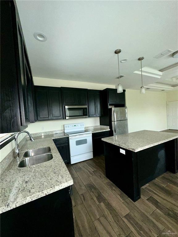 Building Photo - 17 Downing Ave