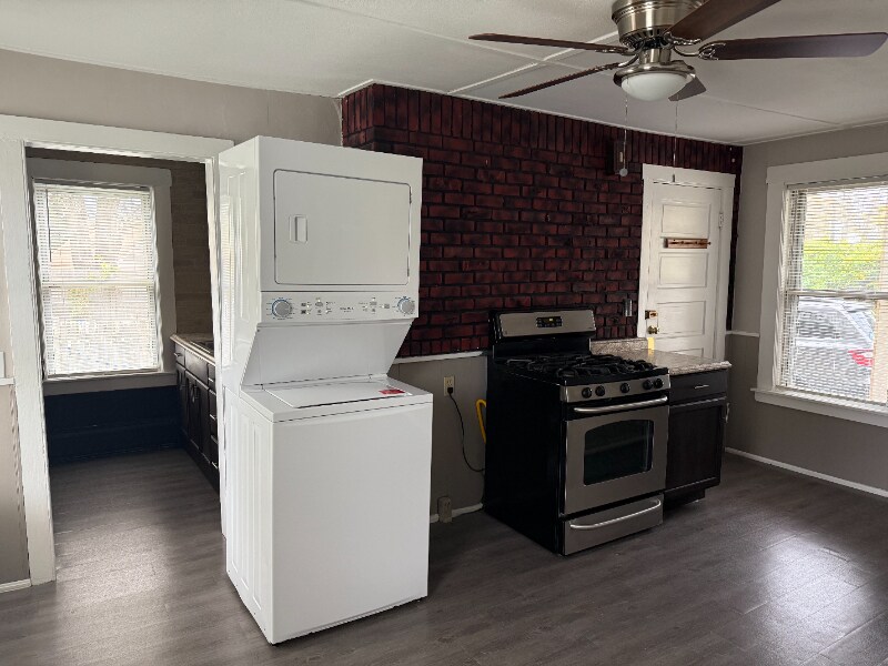 Building Photo - 71 Keeley St