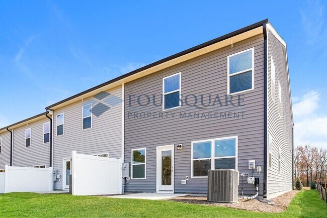 Building Photo - Stylish End-Unit Townhome with Patio & One Car Garage  – Crescent Mills, Clayton