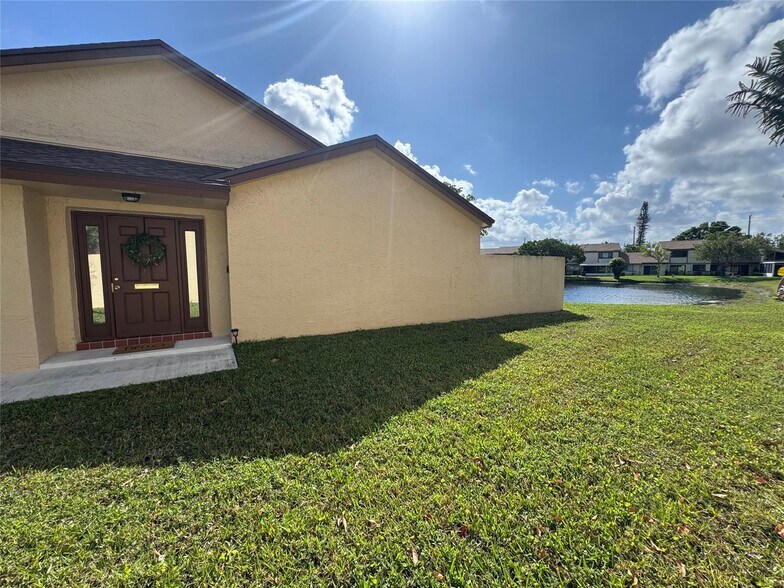 Building Photo - 10858 NW 30th Pl