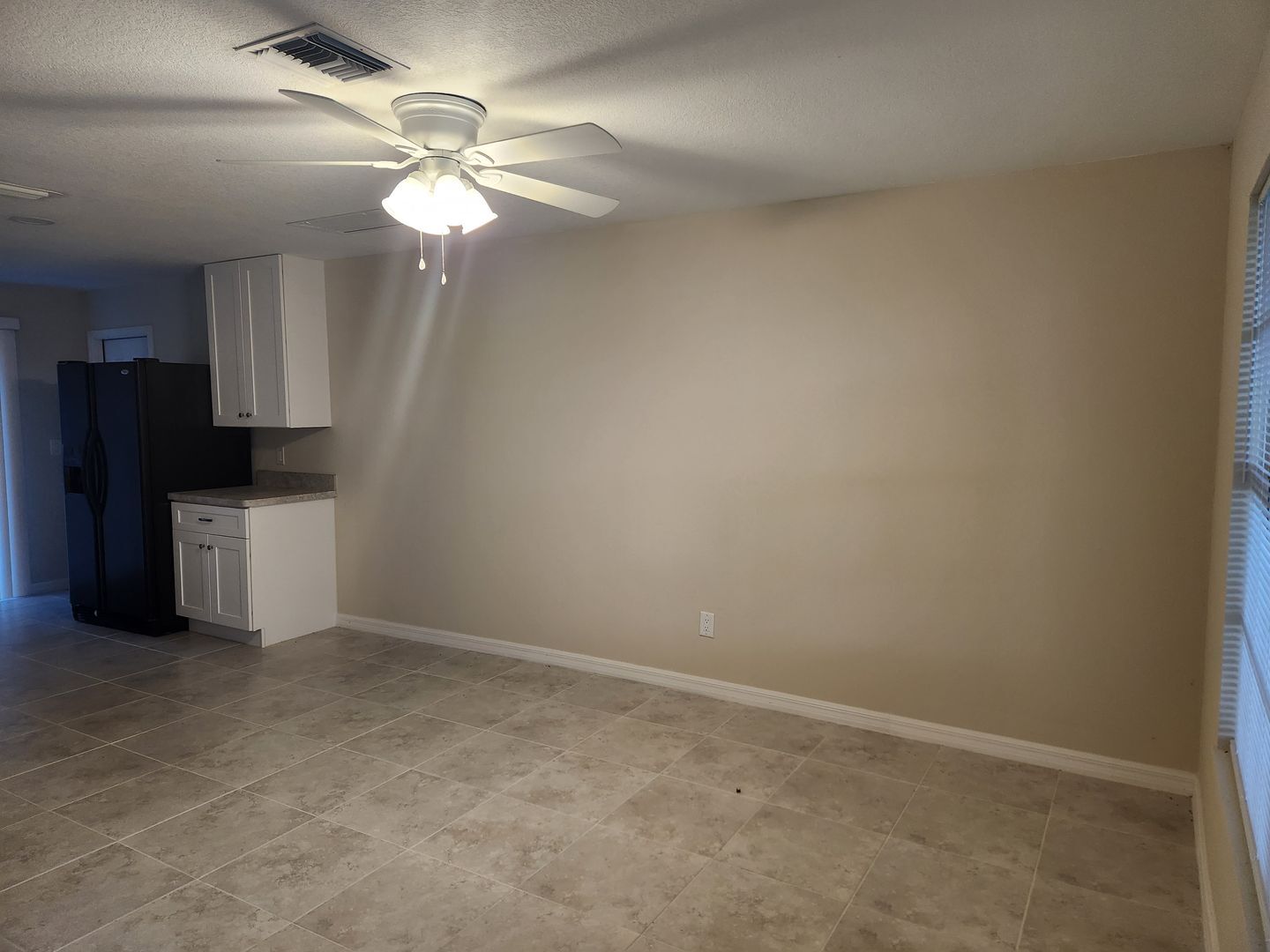 Building Photo - Cozy Duplex in the Beautiful Buckingham Area