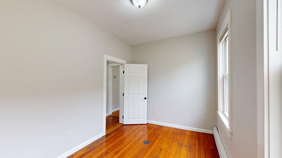 Building Photo - 163 Hichborn St