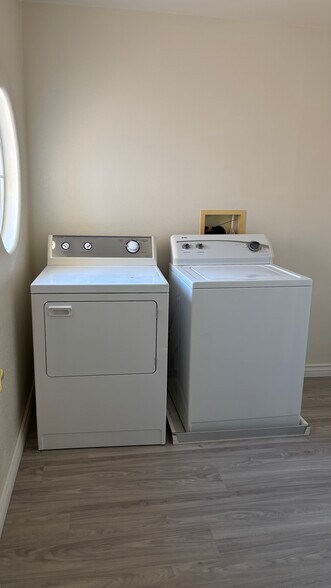 spacious laundry room with closet - 11057 Piedmont Valley Ave