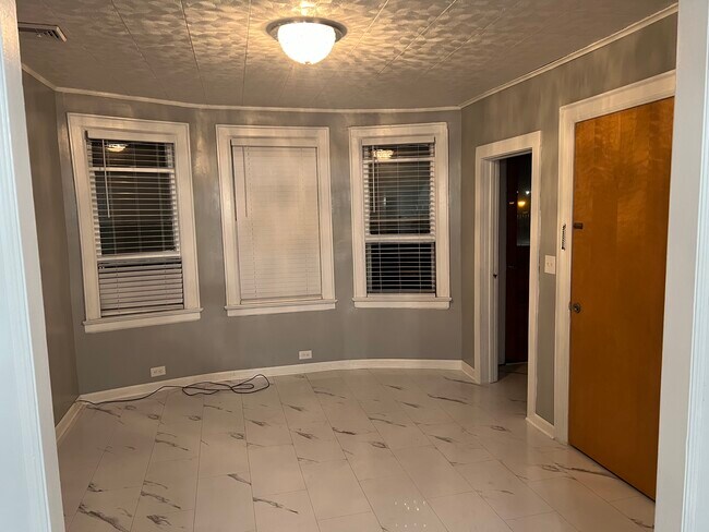 Building Photo - 375 Military Rd