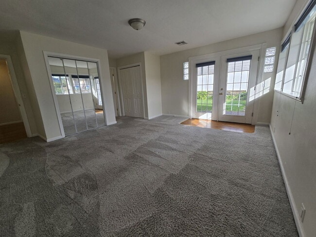 Building Photo - 1811 NW Kline St