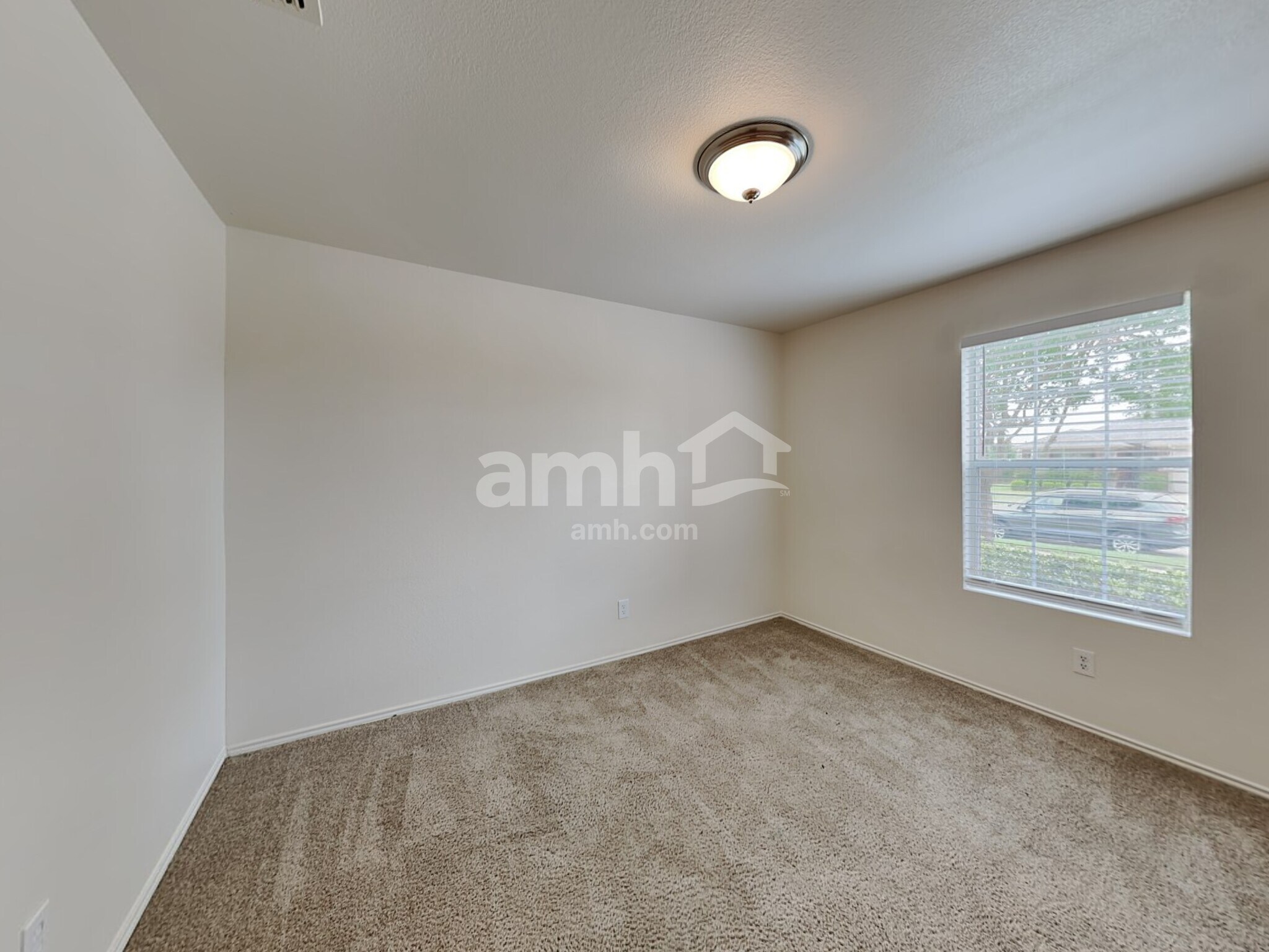 Building Photo - 2912 Mockingbird St