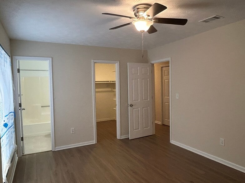 Building Photo - 5538 Summer Ln