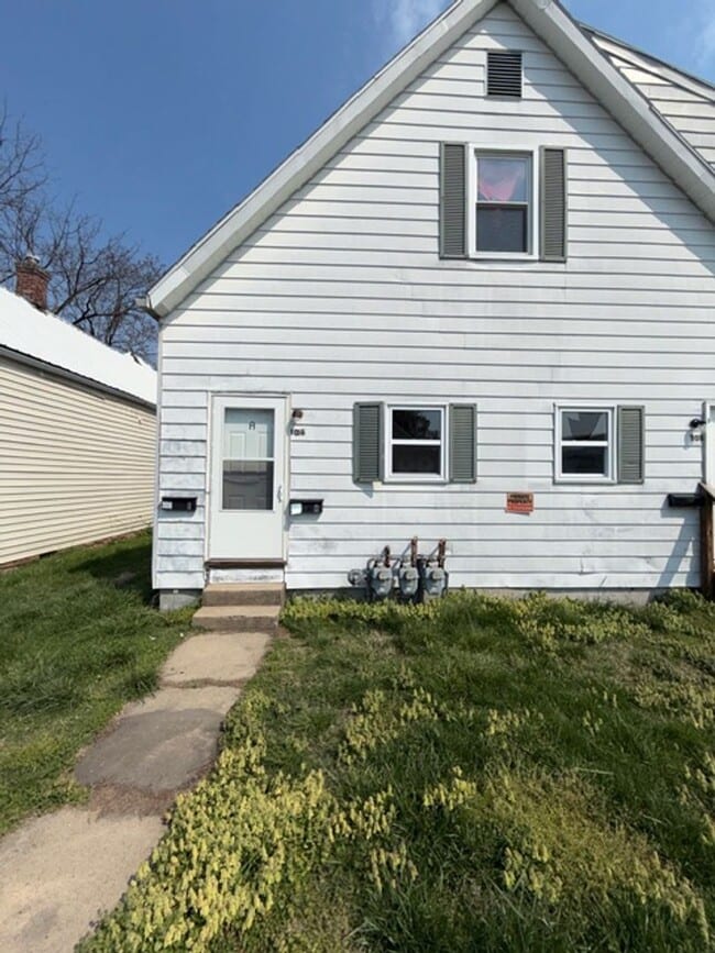 Building Photo - 306-308 East Florida Street