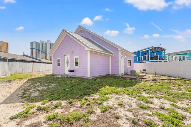 Building Photo - 5218 Beach Dr