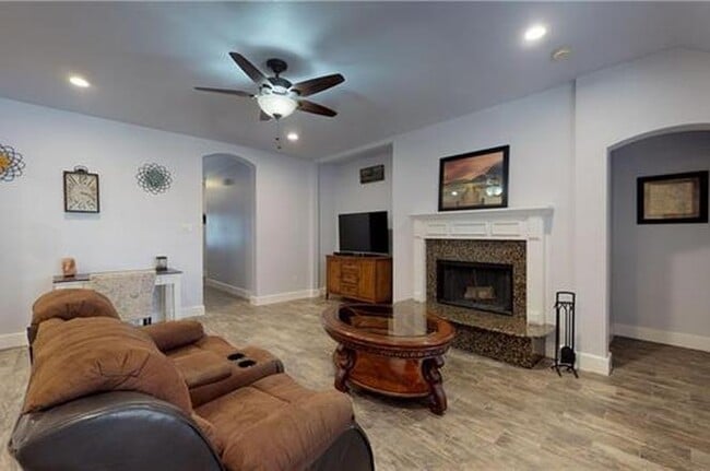 Building Photo - 1828 Marlin Dr