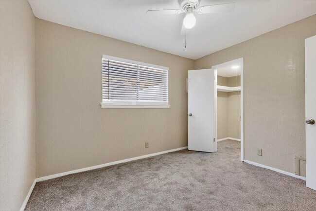 Building Photo - 207 Delamar Loop NW