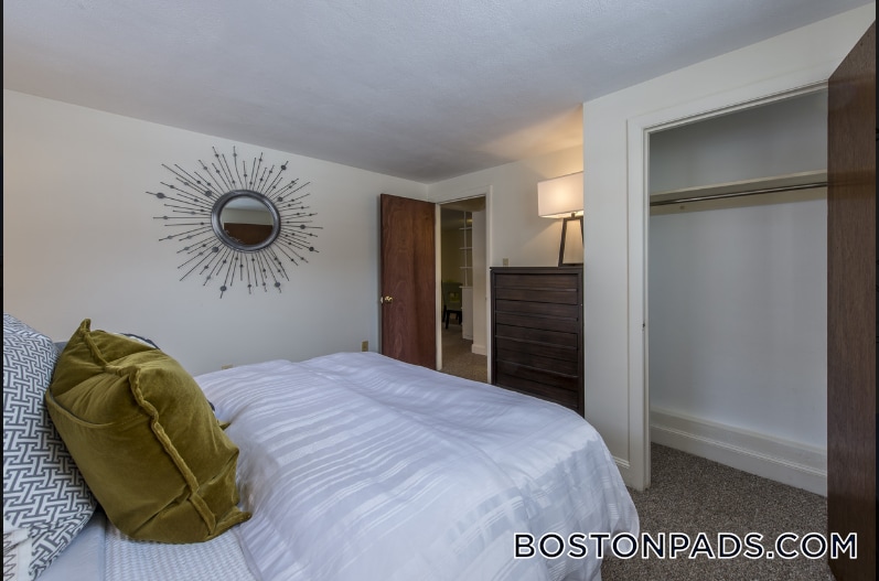 Building Photo - 11 Brattle St