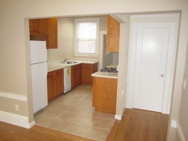 Primary Photo - 1305 Cabrillo St