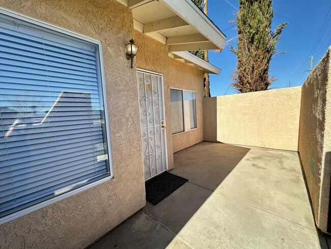 Building Photo - West Palmdale Townhouse