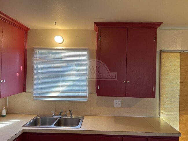 Building Photo - 1504 Redondo Dr