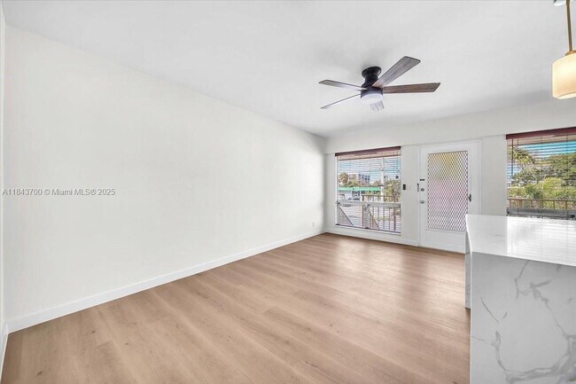 Building Photo - 2716 NE 30th Pl