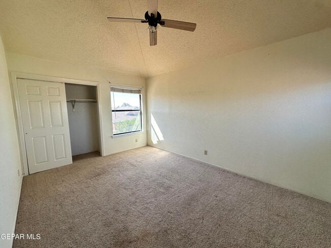 Building Photo - 7100 Oval Rock Dr