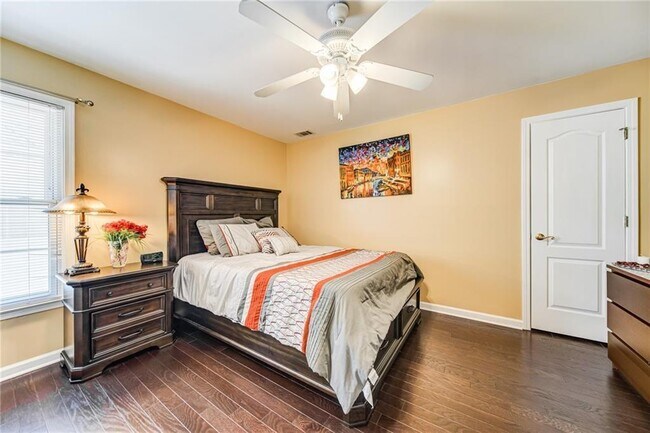 Building Photo - 2847 Lowe Ct