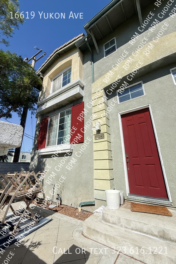 Building Photo - 16619 Yukon Ave