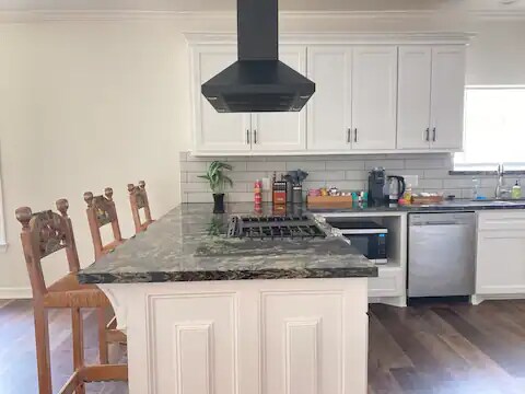 Building Photo - 8110 Helmers St