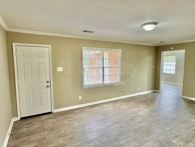 Building Photo - 502 Adler Dr