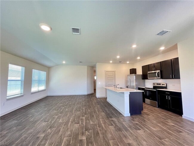 Building Photo - 110 Krause Spgs Dr