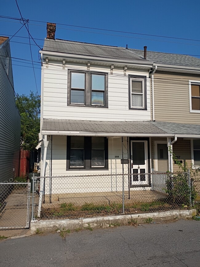Building Photo - 259 S Partridge St