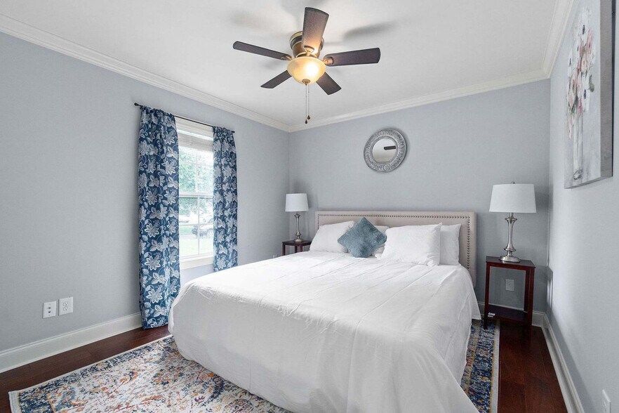 Building Photo - 206 E St