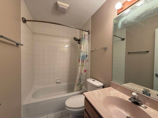 Building Photo - 991 Sweetflower Dr