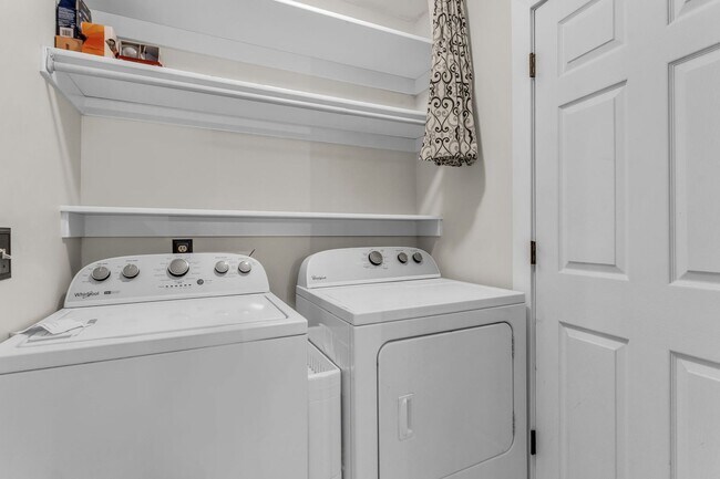 Building Photo - Charming Kaysville Home in Quiet Cul-de-Sac Near Trails
