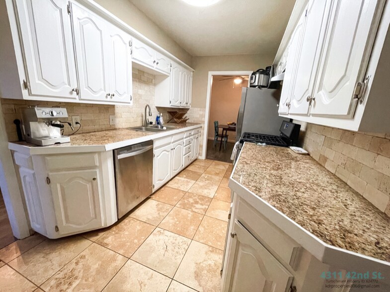 Building Photo - 4311 42nd St