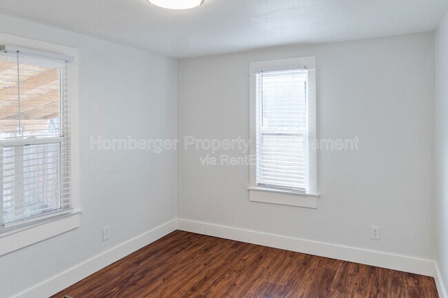 Building Photo - 3904 E 30th Ave