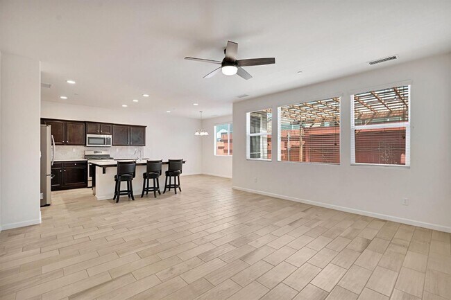 Building Photo - MOVE IN READY!! 3 BEDROOM 2 BATH HOME