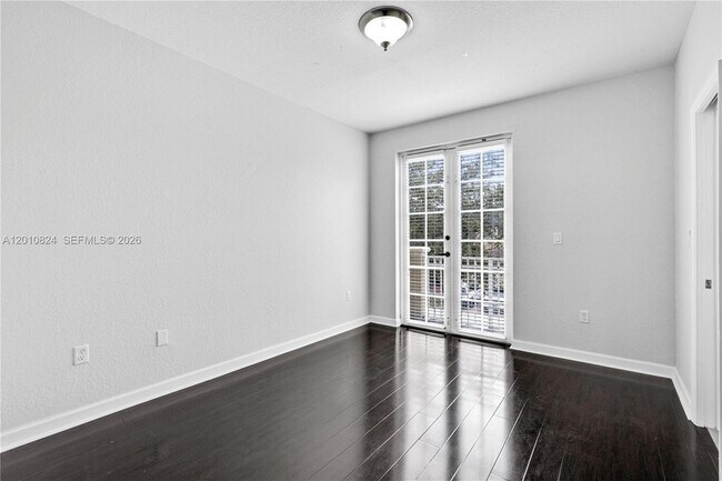 Building Photo - 8741 NW 111th Ct