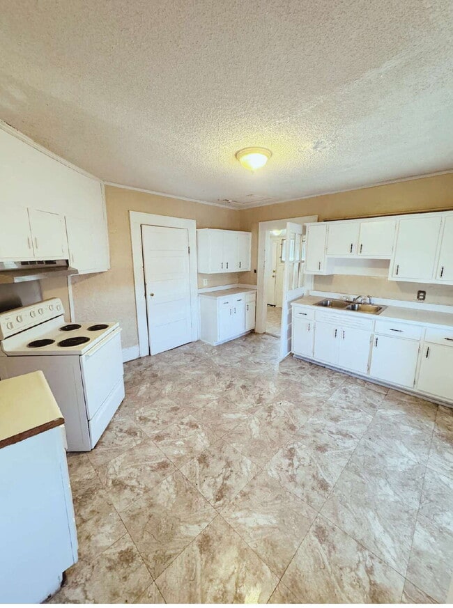 Building Photo - 730 Liberty St, Macon, GA 31201