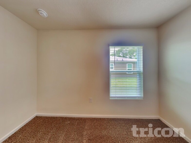Building Photo - 382 Falcon Ridge Rd