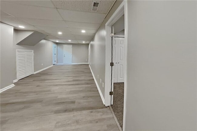 Building Photo - 1707 Hickory Grove Trail NW