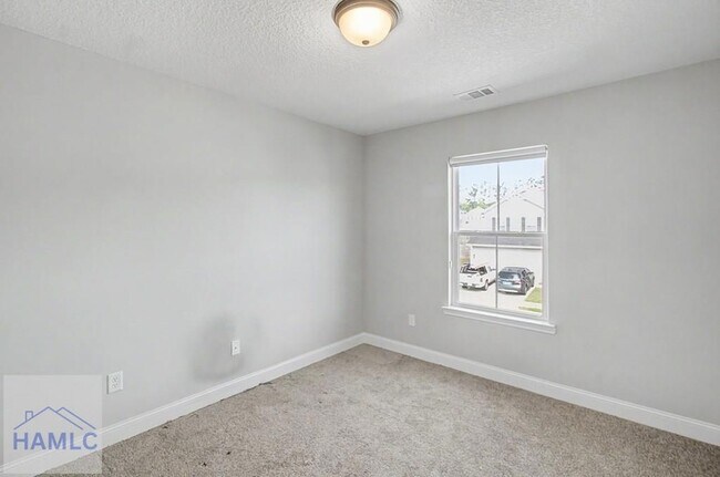Building Photo - 547 Fairview Cir