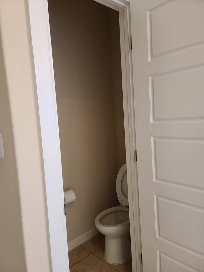 Building Photo - 218 Simmons Dr