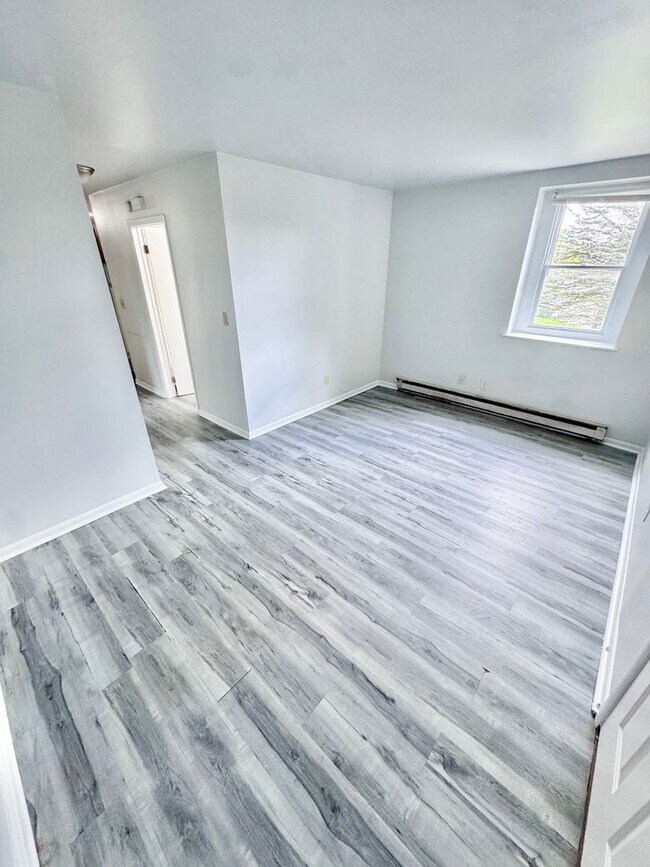 Building Photo - 8361 Schantz Rd