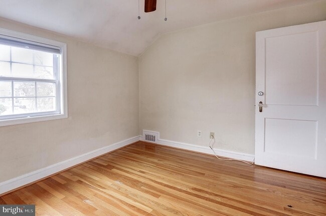 Building Photo - 1300 N Taylor St