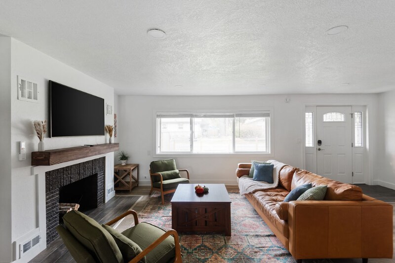 Building Photo - 12242 SE Raymond St