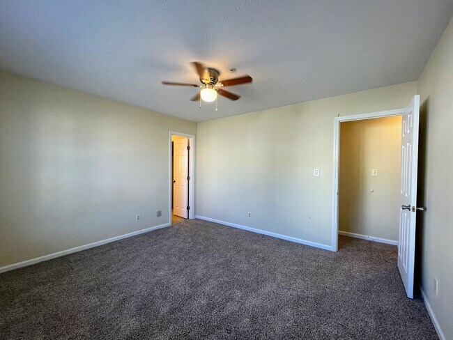 Building Photo - The Crossings at Morganton