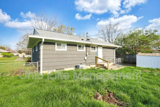 Building Photo - 1028 S Harris Ave