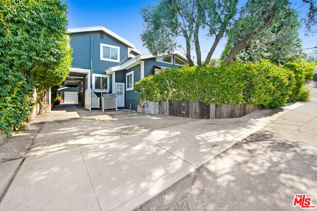 Building Photo - 2401 Olive Ave