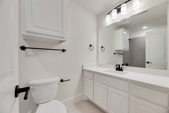 Building Photo - 9013 Wyndemere Ln